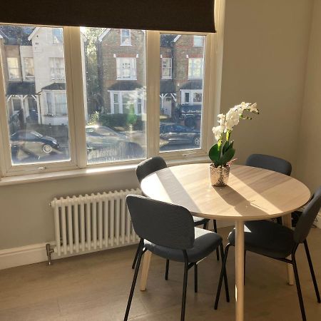 Splendid 2 Bed Flat With Private Terrace In Wimbledon - 2 The Queens Apartment Londra Exterior foto